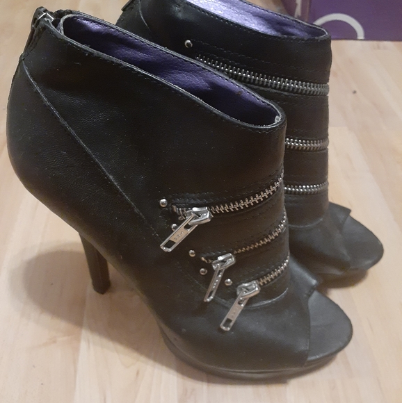 Black Zippered & Studded Booties - Picture 1 of 8